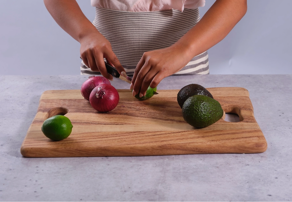 Large Cut Out Handle Caro Caro Wood Cutting Board